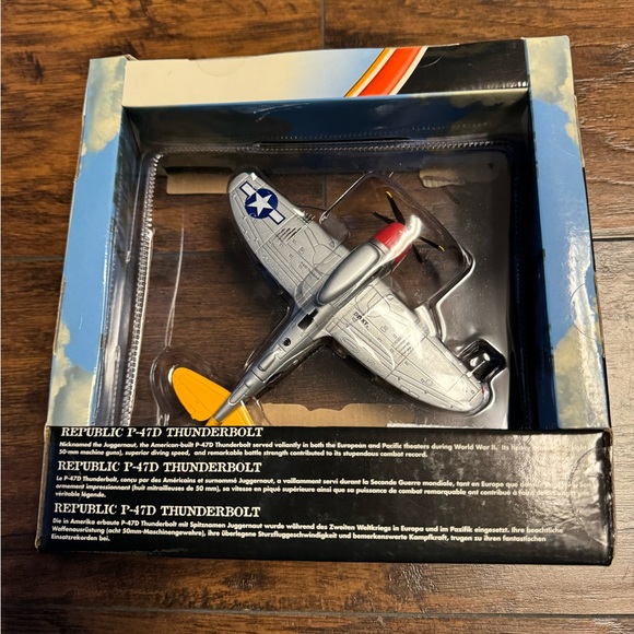 Vintage Matchbox Collectibles 1/72 Diecast P-47D Thunderbolt Investment Plane - Picture 2 of 8